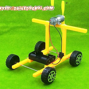 OT171 Ô TÔ CHẠY BẰNG QUẠT GIÓ ĐỘNG CƠ