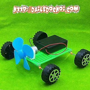 OT5A Ô TÔ 4 BÁNH CHẠY QUẠT GIÓ ĐỘNG CƠ